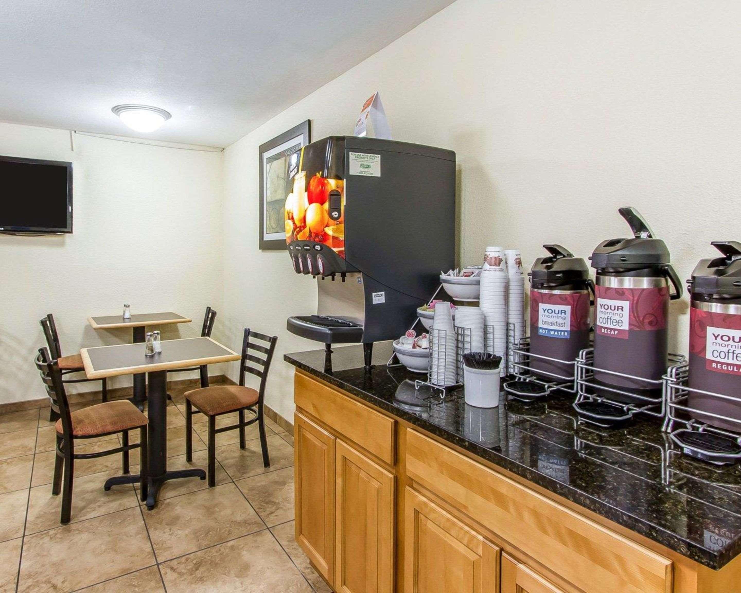 Quality Inn Macomb Near University Area Екстериор снимка