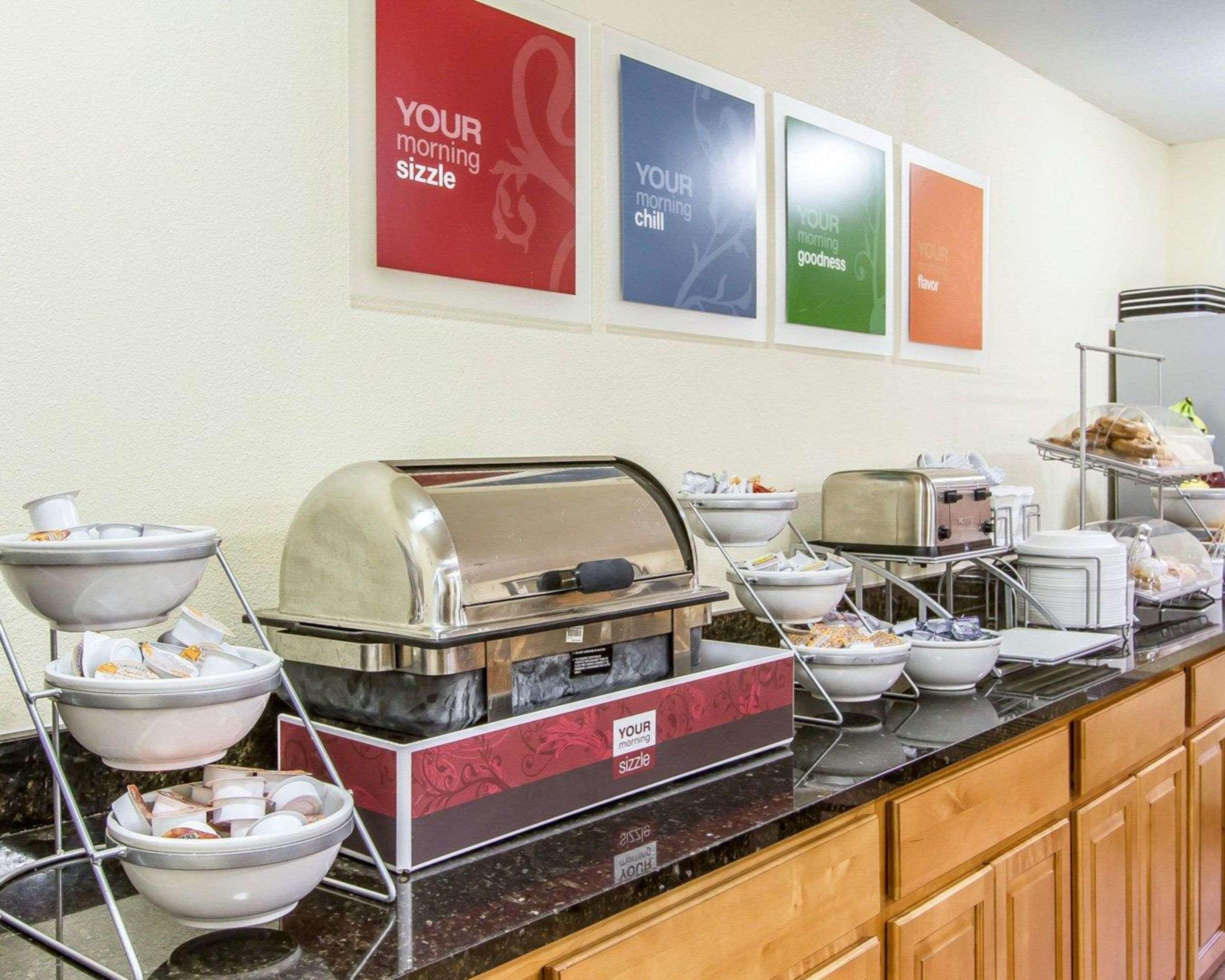 Quality Inn Macomb Near University Area Екстериор снимка