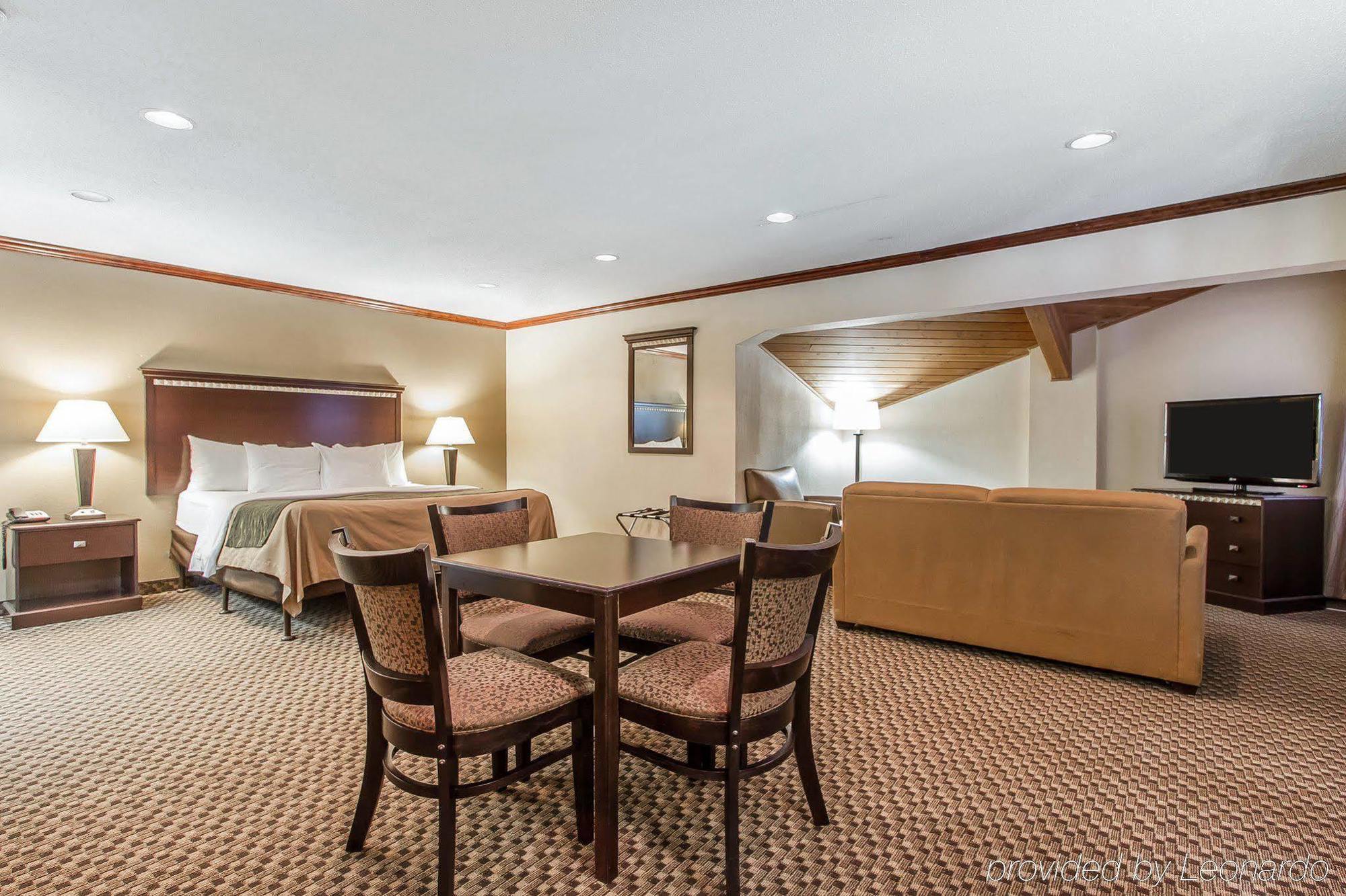 Quality Inn Macomb Near University Area Екстериор снимка