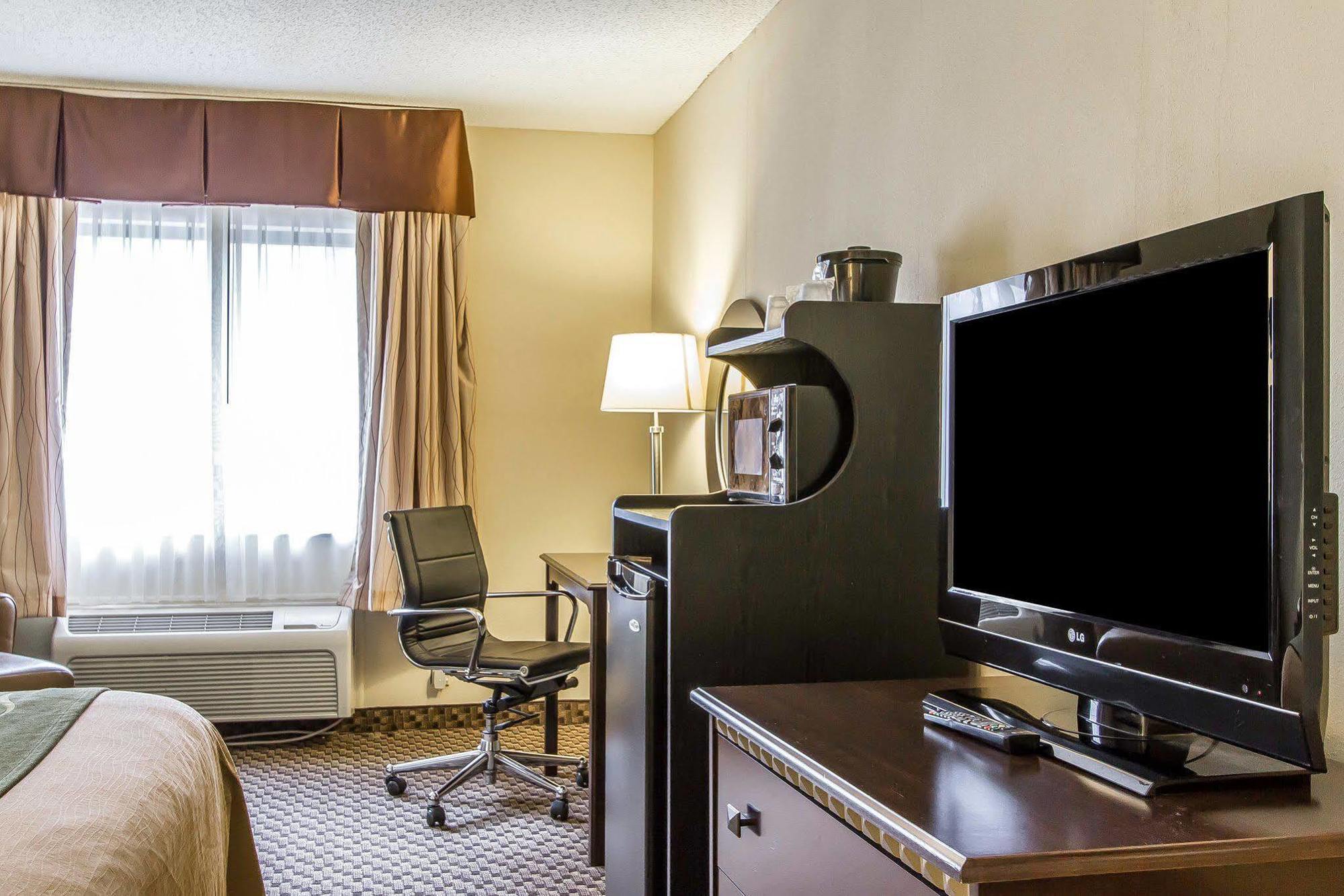 Quality Inn Macomb Near University Area Екстериор снимка