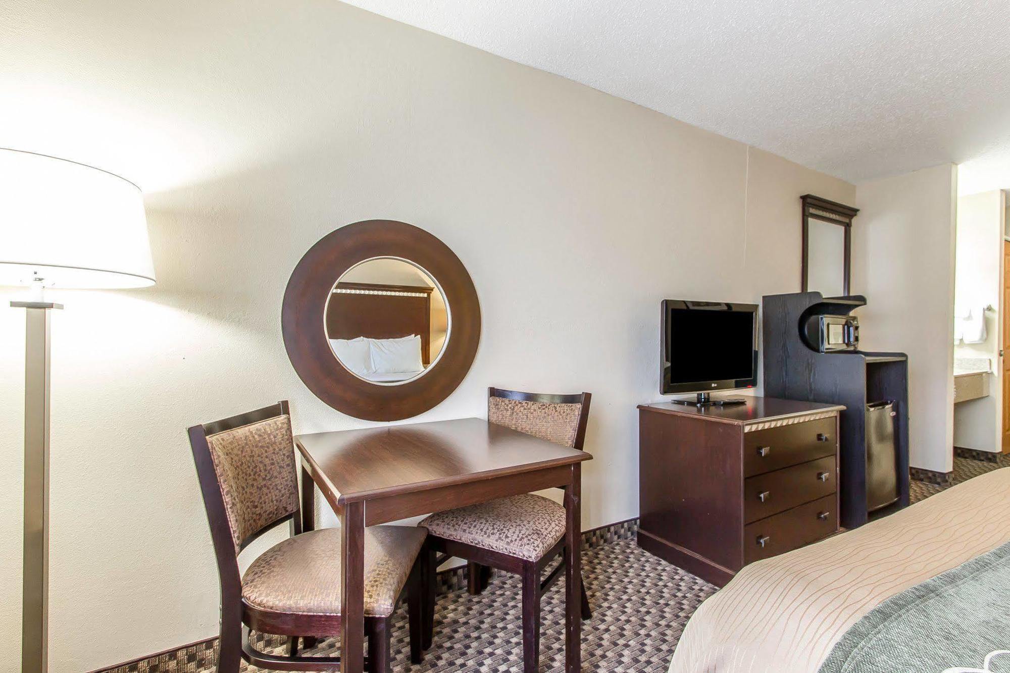 Quality Inn Macomb Near University Area Екстериор снимка
