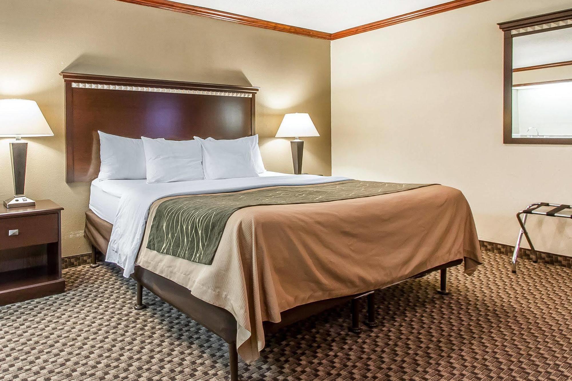 Quality Inn Macomb Near University Area Екстериор снимка
