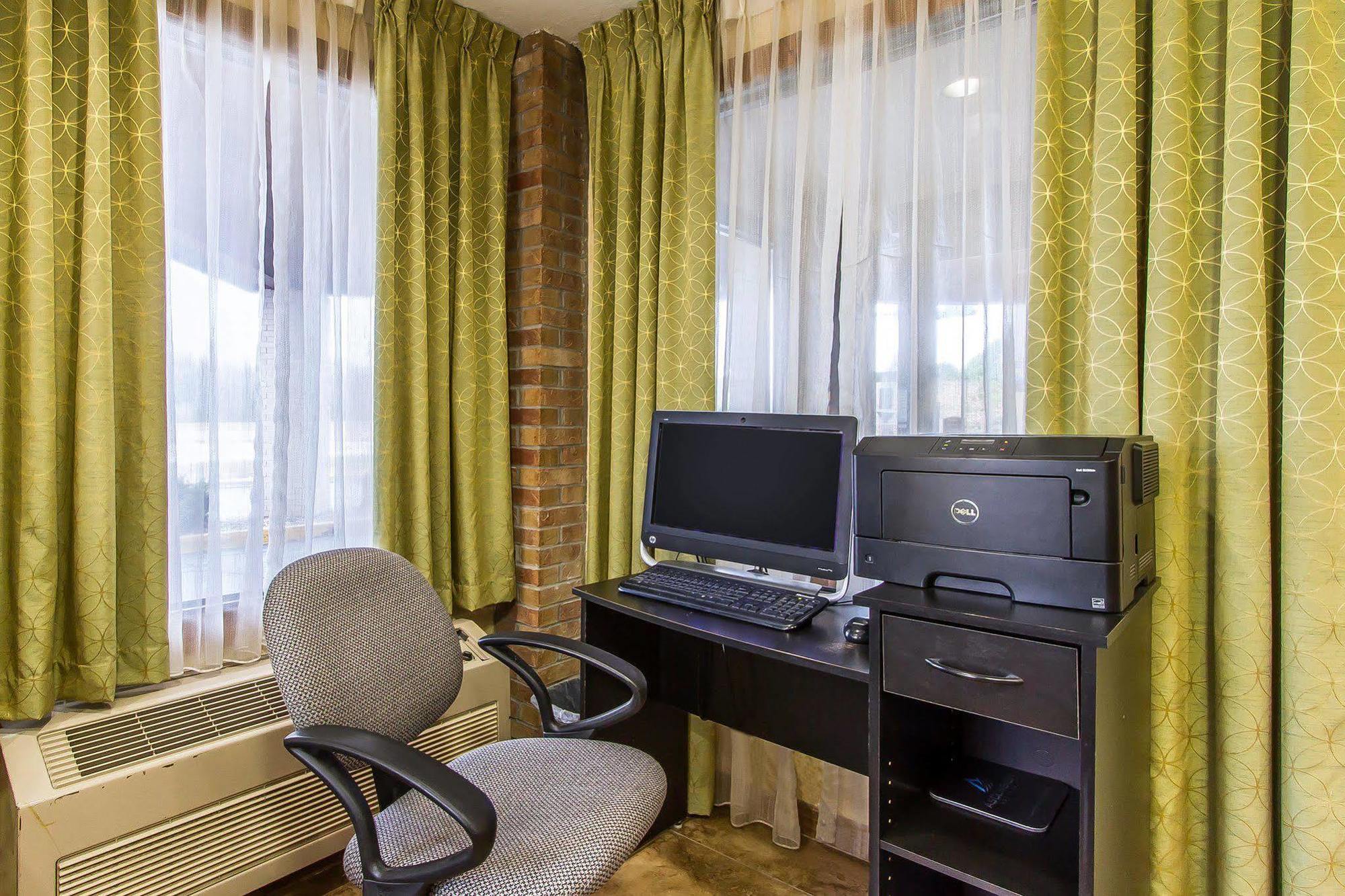 Quality Inn Macomb Near University Area Екстериор снимка