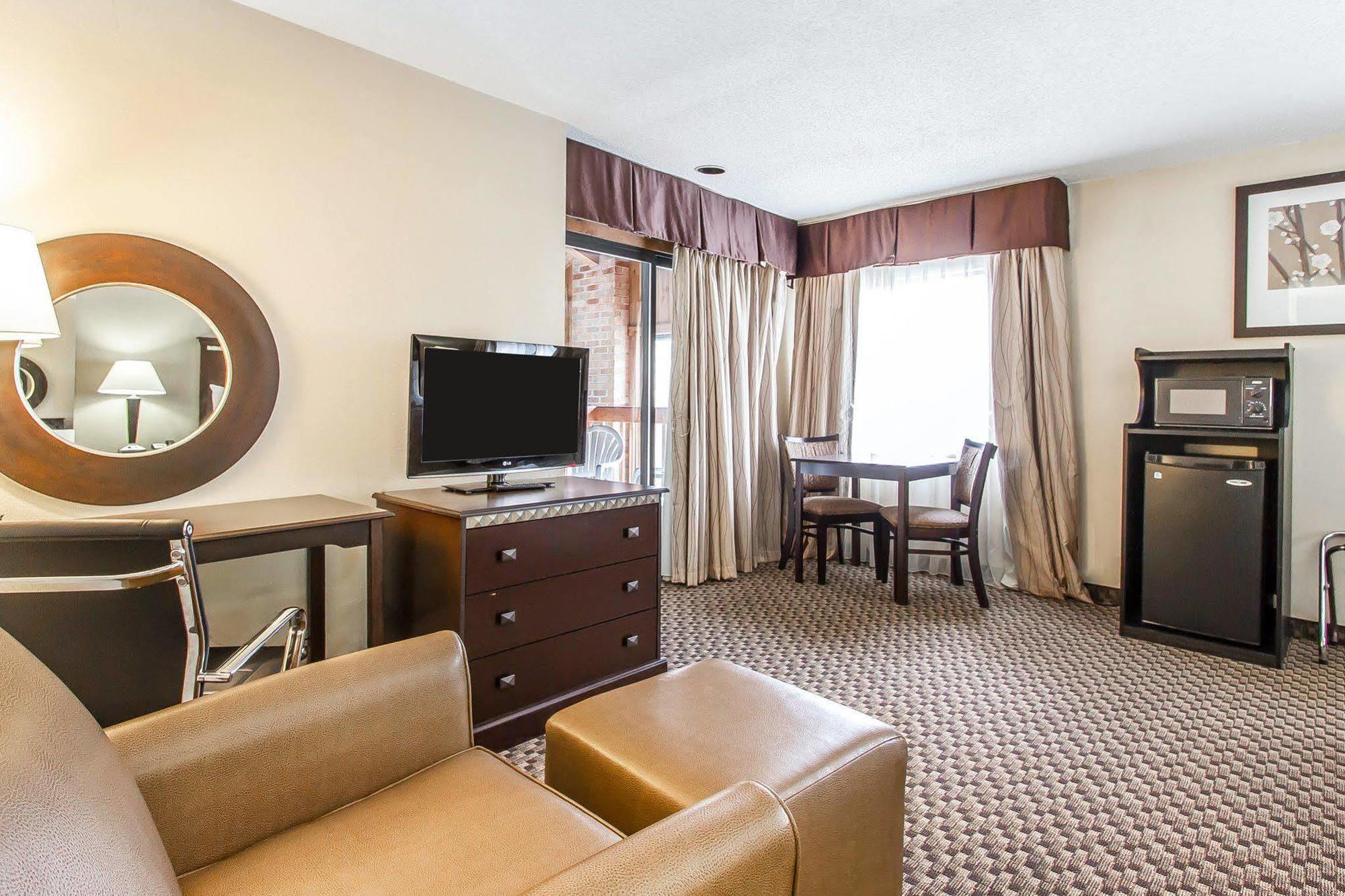 Quality Inn Macomb Near University Area Екстериор снимка